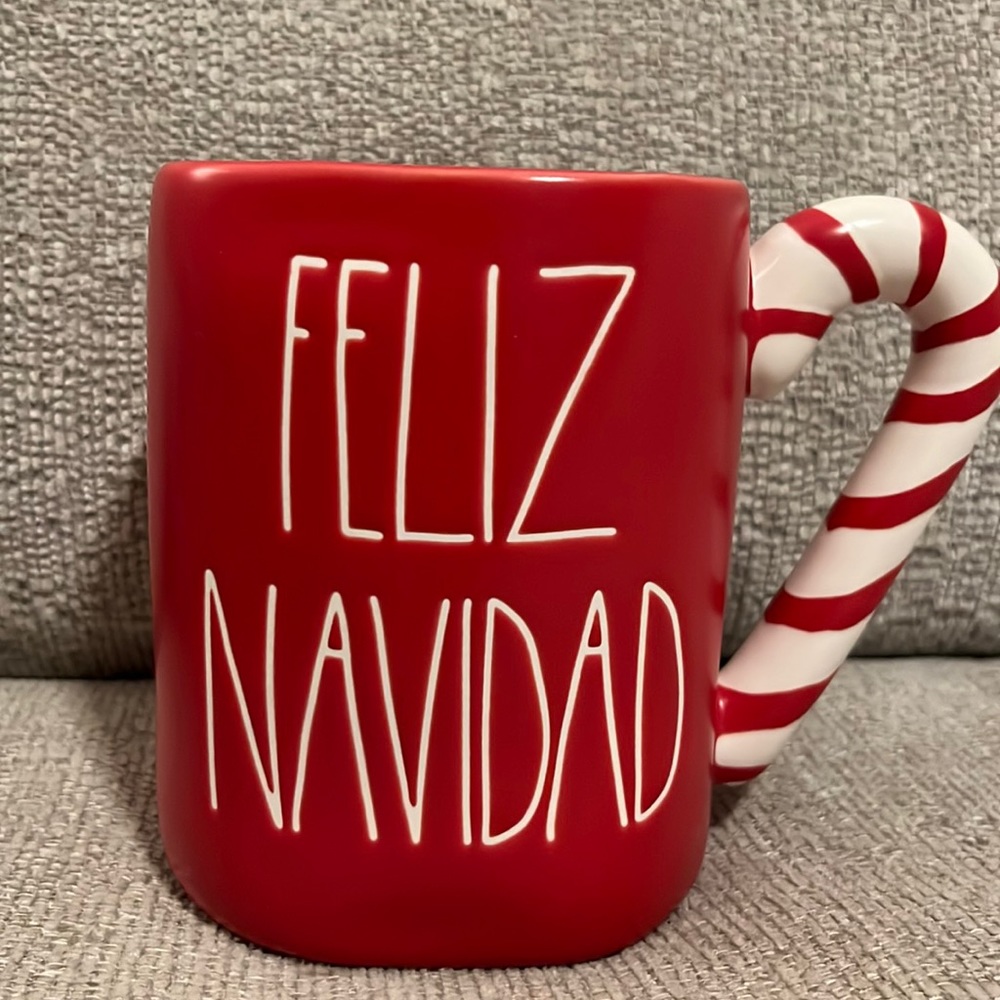 New with tag! Rae Dunn “Feliz Navidad” mug